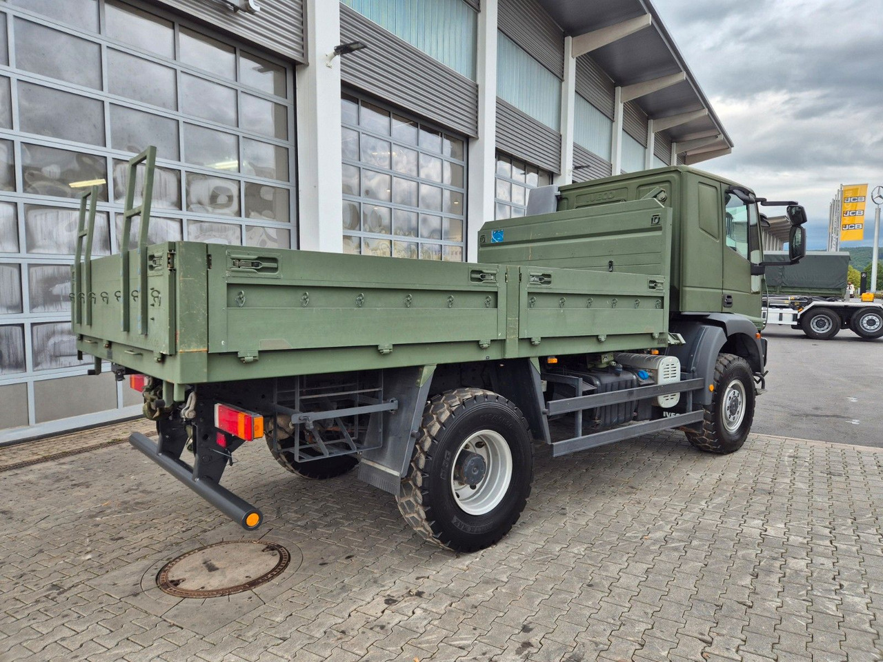 Camion plateau Iveco Eurocargo ML100E22WM-BW 4x4 Pritsche L-Haus Bett: photos 8