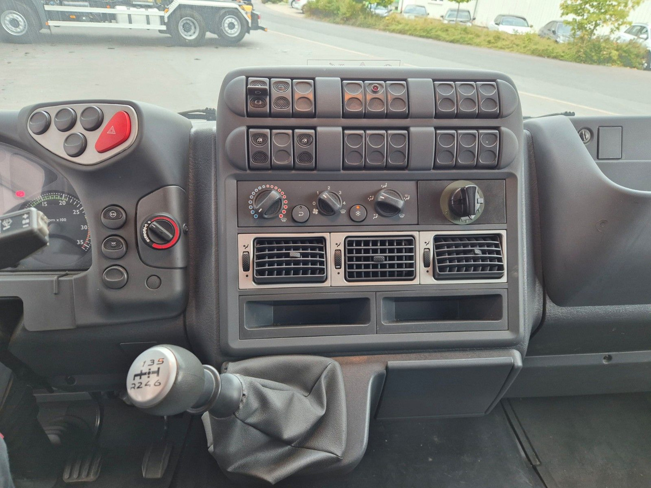 Camion plateau Iveco Eurocargo ML100E22WM-BW 4x4 Pritsche L-Haus Bett: photos 16