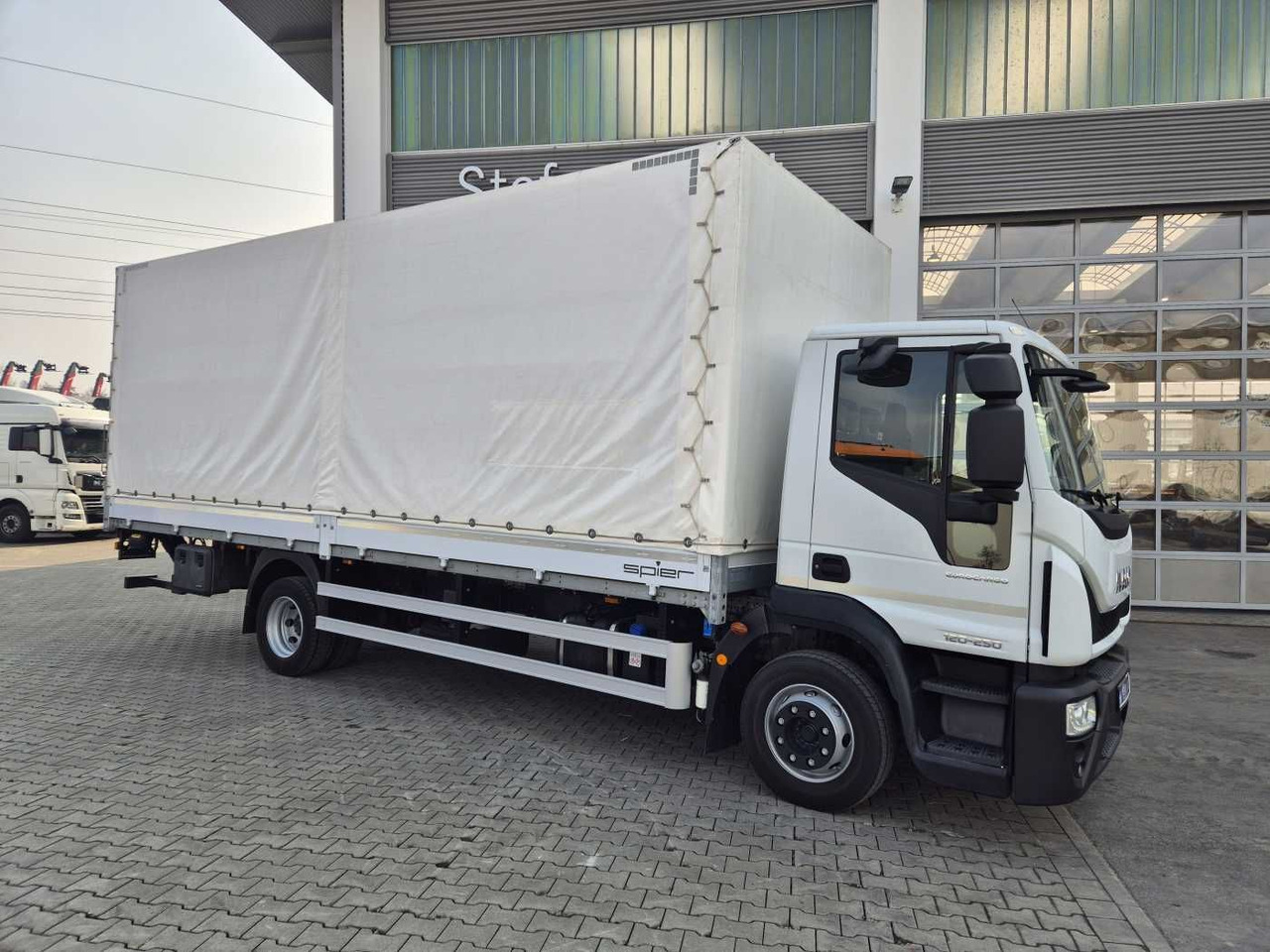 Iveco Eurocargo ML120E25 LBW 1.500kg Klima 3 Sitze - Camion à rideaux coulissants: photos 3 Iveco Eurocargo ML120E25 LBW 1.500kg Klima 3 Sitze - Camion à rideaux coulissants: photos 3