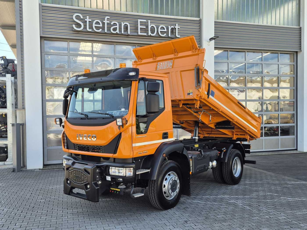 Iveco Eurocargo ML150E28W 4x4 Winterdienst Vorb. 2xAHK - Camion benne: photos 1 Iveco Eurocargo ML150E28W 4x4 Winterdienst Vorb. 2xAHK - Camion benne: photos 1