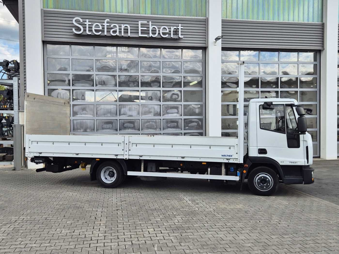 Iveco Eurocargo ML75E21/P Klima Ladebordwand 1.000kg - Utilitaire plateau: photos 5 Iveco Eurocargo ML75E21/P Klima Ladebordwand 1.000kg - Utilitaire plateau: photos 5