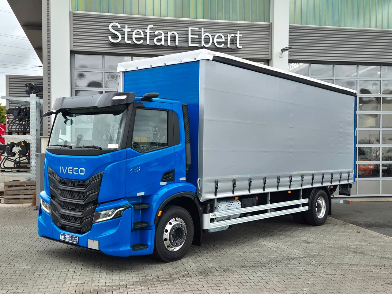 Iveco S-Way AD190S40/P Curtainsider *MirrorCam*LBW* - Camion à rideaux coulissants: photos 1 Iveco S-Way AD190S40/P Curtainsider *MirrorCam*LBW* - Camion à rideaux coulissants: photos 1