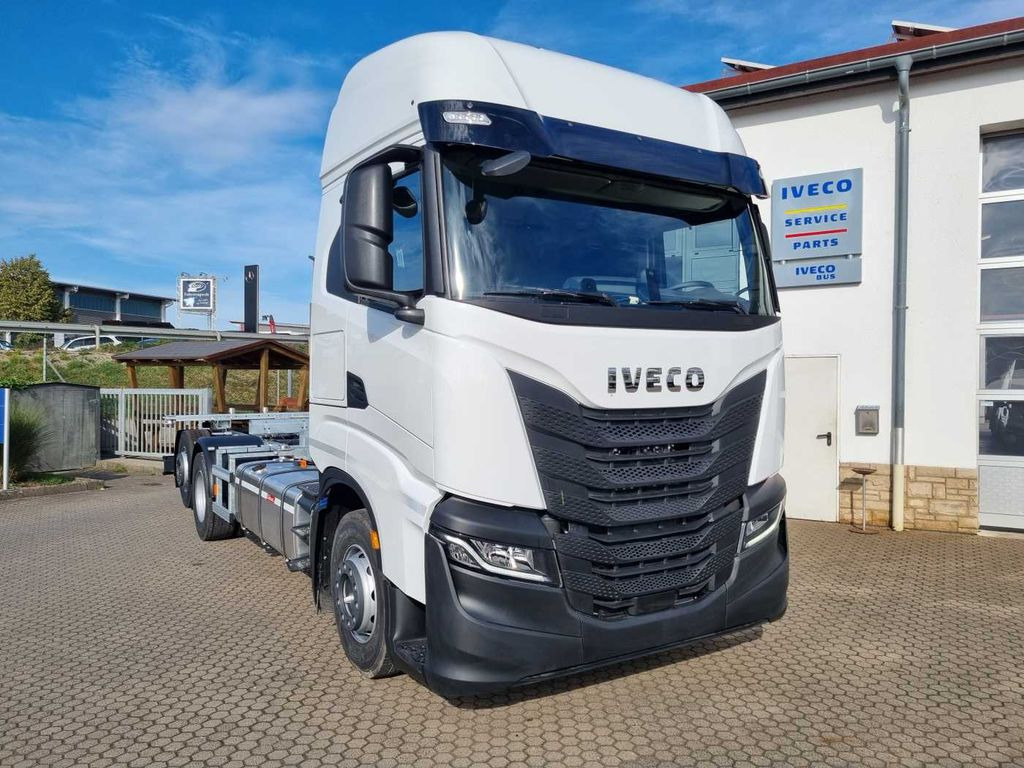 Iveco S-Way AS260S46 6x2 BDF-Wechsler Intarder 2x vorh Iveco S-Way AS260S46 6x2 BDF-Wechsler Intarder 2x vorh - Camion porte-conteneur/ Caisse mobile: photos 1 Iveco S-Way AS260S46 6x2 BDF-Wechsler Intarder 2x vorh Iveco S-Way AS260S46 6x2 BDF-Wechsler Intarder 2x vorh - Camion porte-conteneur/ Caisse mobile: photos 1