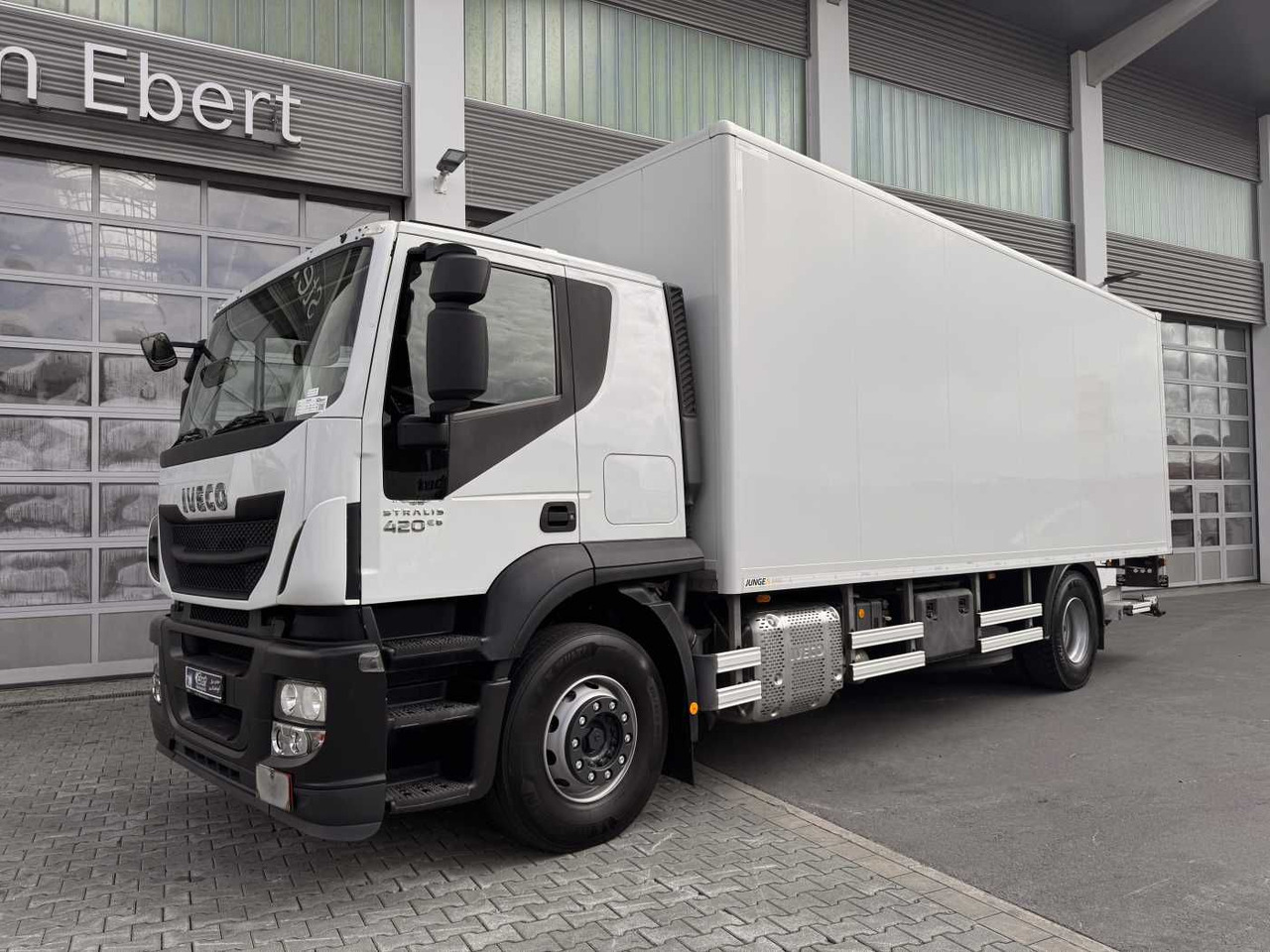 Iveco Stralis AT190S42/FP-D 4x2 Koffer+LBW faltbar AHK - Camion fourgon: photos 2 Iveco Stralis AT190S42/FP-D 4x2 Koffer+LBW faltbar AHK - Camion fourgon: photos 2