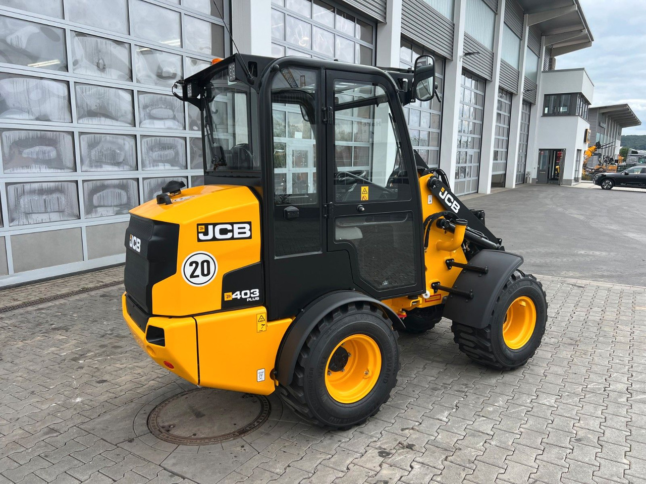JCB 403 Plus / Neufahrzeug / 2025 / Gabel / Schaufel - Chargeuse sur pneus: photos 3 JCB 403 Plus / Neufahrzeug / 2025 / Gabel / Schaufel - Chargeuse sur pneus: photos 3