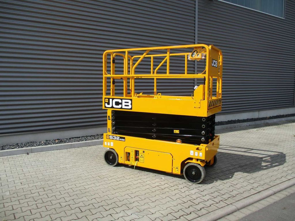 JCB S3246E Scherenbühne // 12m Arbeitshöhe - Nacelle ciseaux: photos 1 JCB S3246E Scherenbühne // 12m Arbeitshöhe - Nacelle ciseaux: photos 1