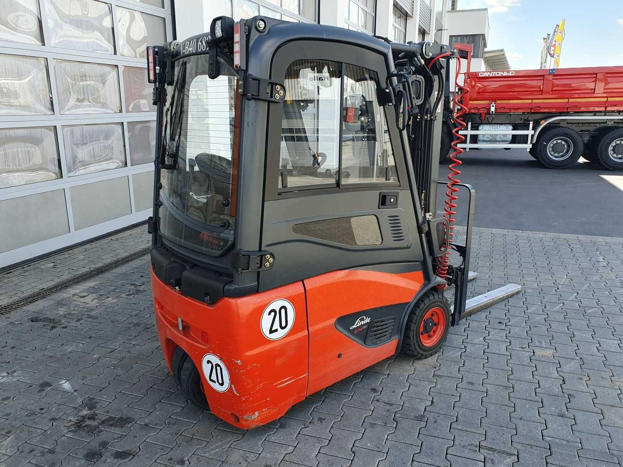 Linde E14 - 02 / Triplex: 4.00m! / SS / 855h! / 2021 - Chariot élévateur électrique: photos 3 Linde E14 - 02 / Triplex: 4.00m! / SS / 855h! / 2021 - Chariot élévateur électrique: photos 3