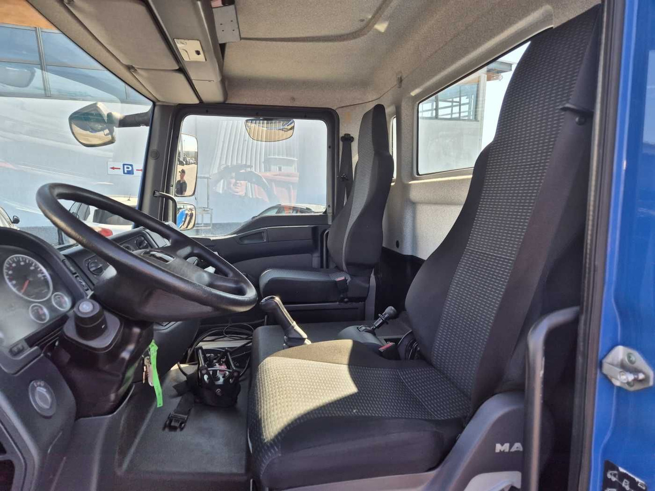 Camion grue MAN TGL 8.150 Dachdeckerkran Klaas K25-30 TSP Funk: photos 15 Camion grue MAN TGL 8.150 Dachdeckerkran Klaas K25-30 TSP Funk: photos 15