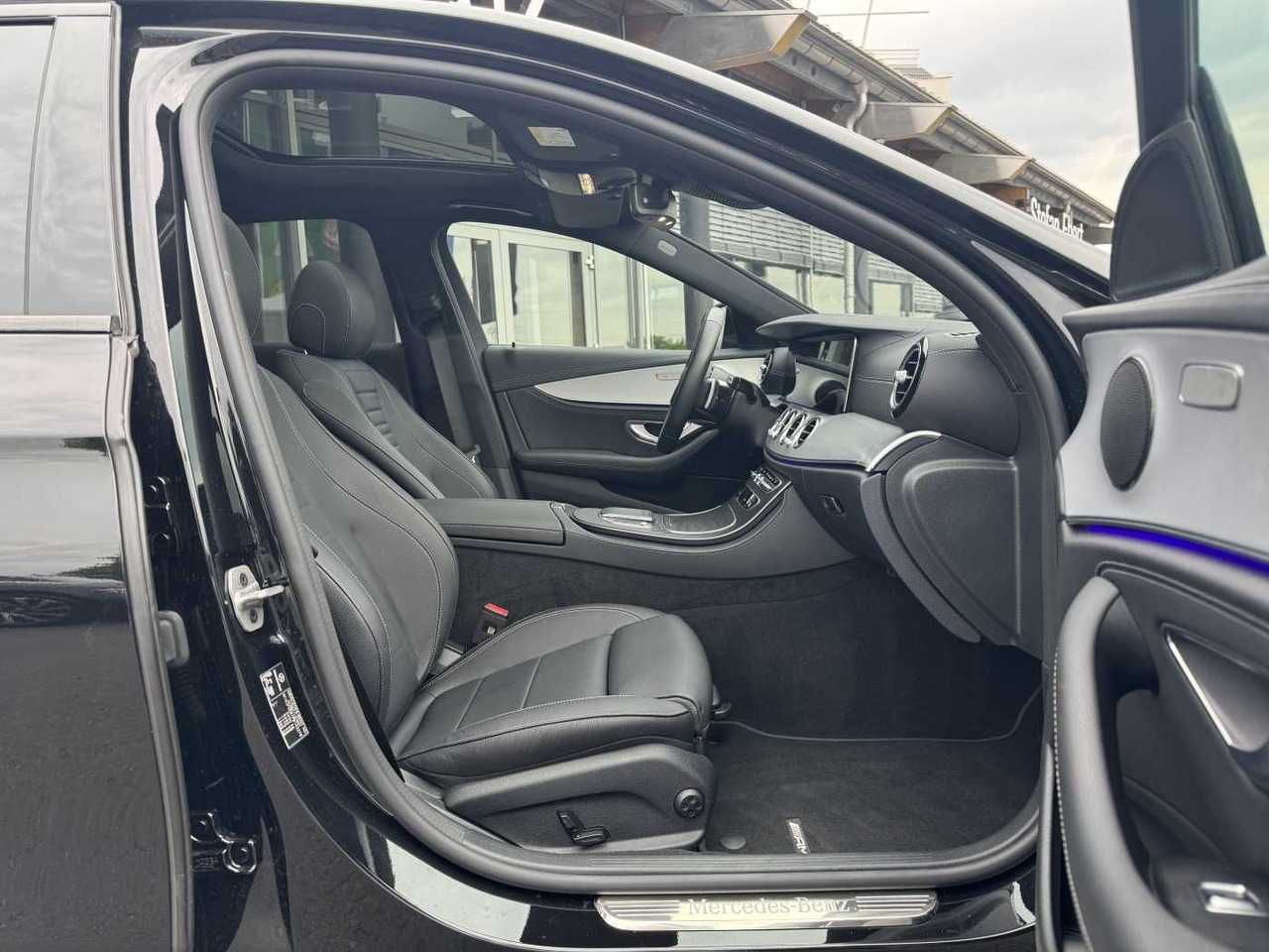 Mercedes-Benz E 220d AMG+Pano+Distr+Multibeam+RFK+Night - Berline: photos 5 Mercedes-Benz E 220d AMG+Pano+Distr+Multibeam+RFK+Night - Berline: photos 5