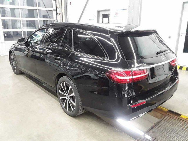 Mercedes-Benz E 300 T de 4M AMG+AHK+Distr+Burm+ R-Kamera+Carpl - Voiture: photos 3 Mercedes-Benz E 300 T de 4M AMG+AHK+Distr+Burm+ R-Kamera+Carpl - Voiture: photos 3