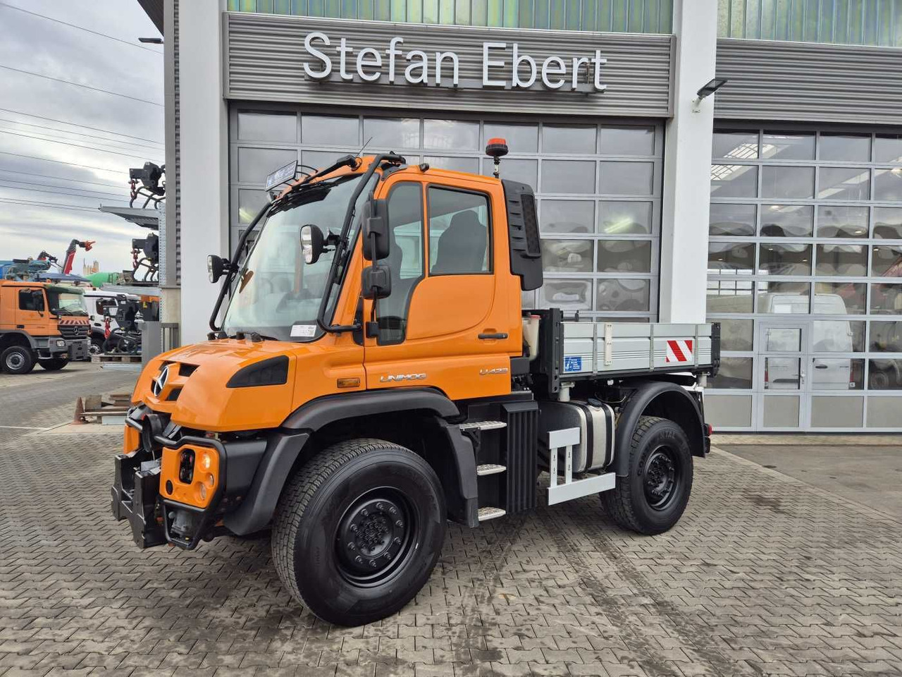 Mercedes-Benz Unimog U423 4x4 Hydrostat Zapfwelle - Camion benne: photos 4 Mercedes-Benz Unimog U423 4x4 Hydrostat Zapfwelle - Camion benne: photos 4