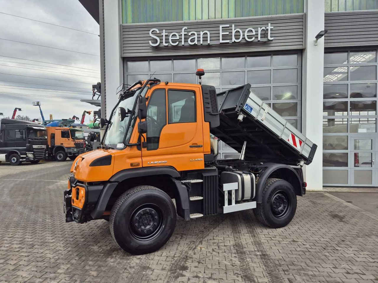 Mercedes-Benz Unimog U423 4x4 Hydrostat Zapfwelle - Camion benne: photos 1 Mercedes-Benz Unimog U423 4x4 Hydrostat Zapfwelle - Camion benne: photos 1