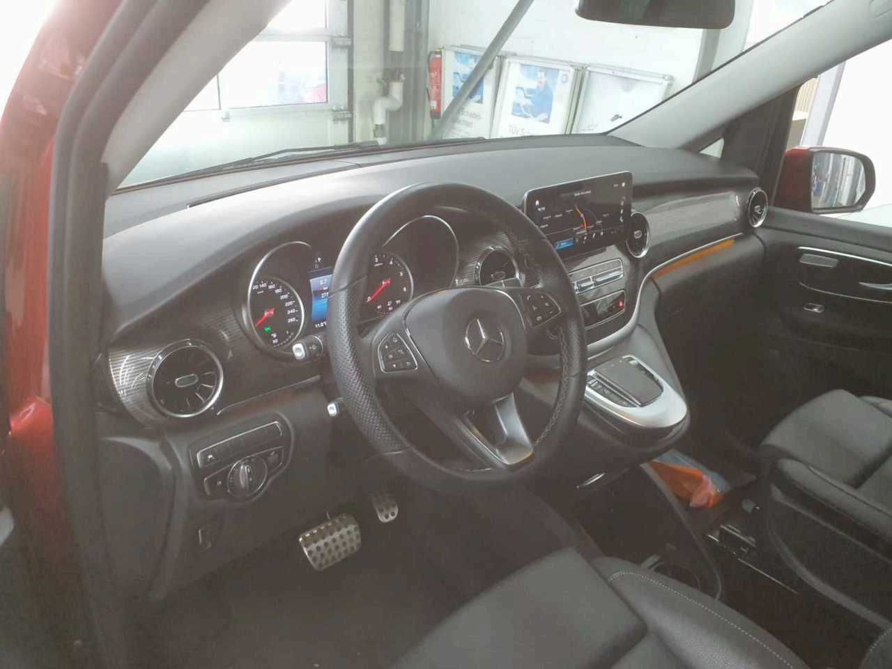Mercedes-Benz V 250 d Edition 6Sitze Kamera MBUX ILS Leder - Voiture: photos 5 Mercedes-Benz V 250 d Edition 6Sitze Kamera MBUX ILS Leder - Voiture: photos 5