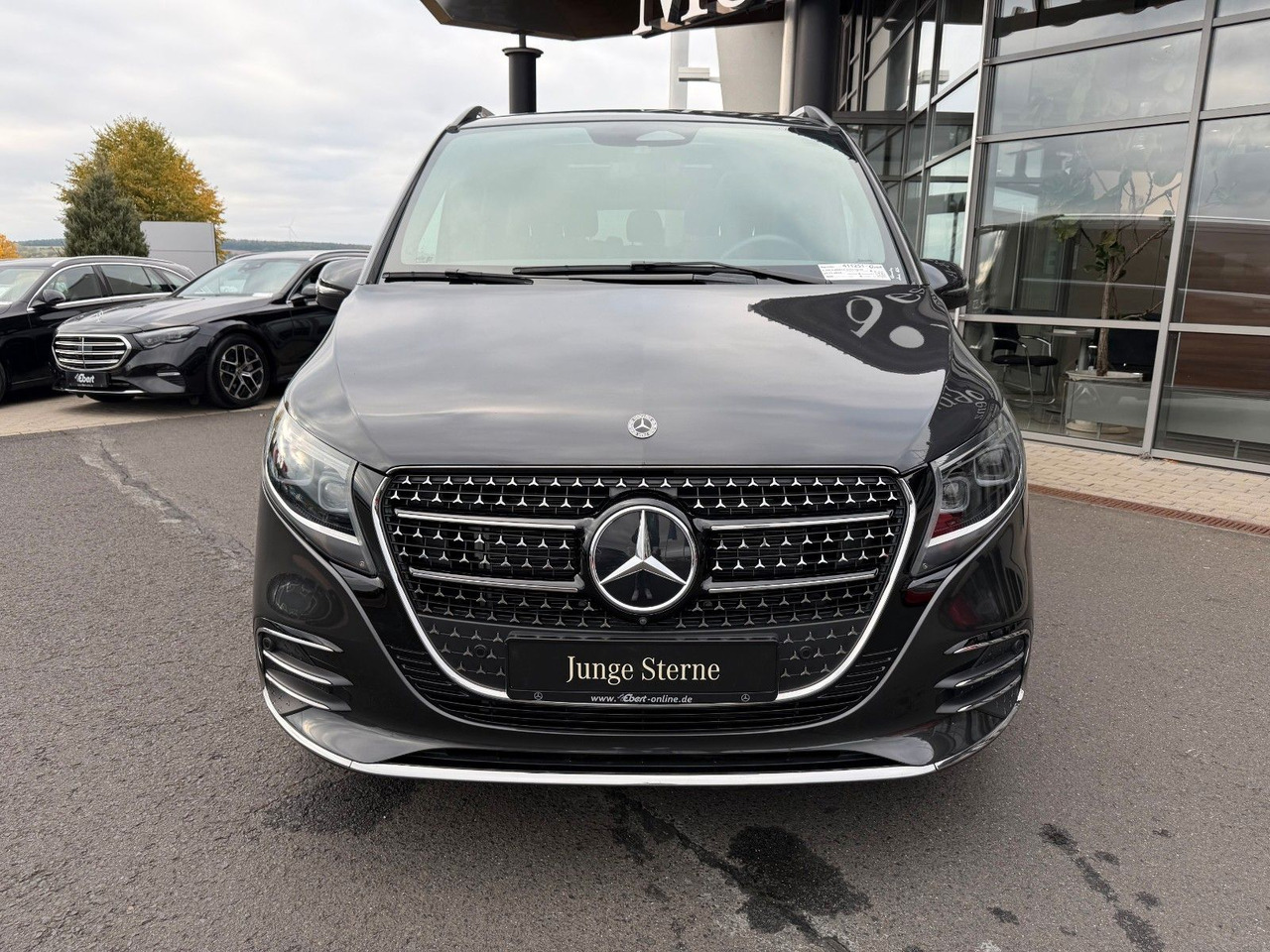 Mercedes-Benz V 300 d 4MATIC EXCLUSIVE AMG Panorama Standheiz - Voiture break: photos 2 Mercedes-Benz V 300 d 4MATIC EXCLUSIVE AMG Panorama Standheiz - Voiture break: photos 2