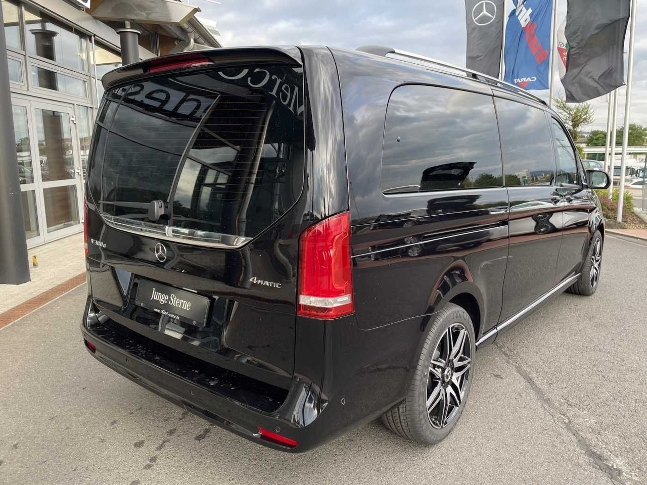 Mercedes-Benz V 300 d AVA 4MATIC AMG Kühlschrank AIRMATIC - Transport de personnes: photos 4 Mercedes-Benz V 300 d AVA 4MATIC AMG Kühlschrank AIRMATIC - Transport de personnes: photos 4
