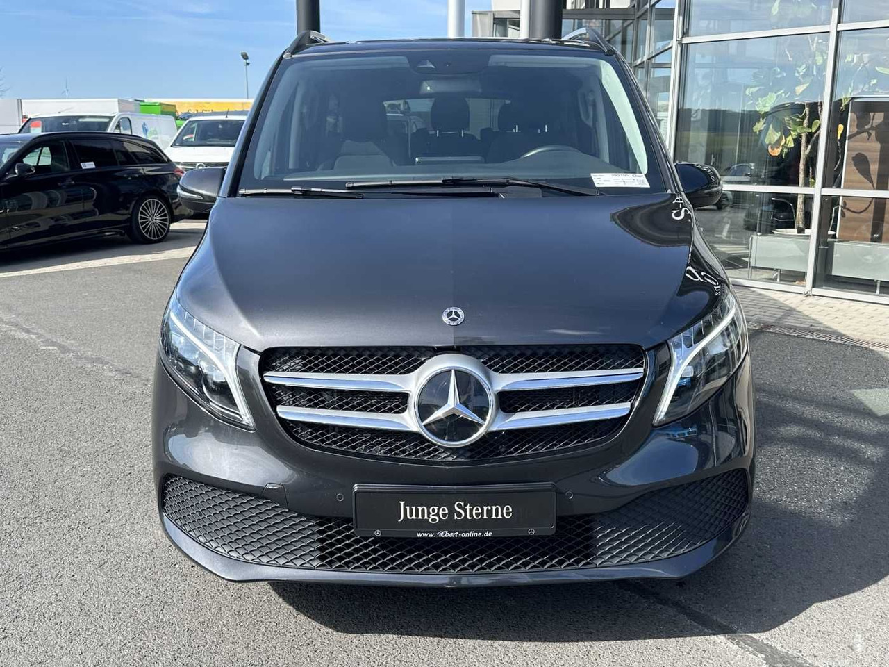 Mercedes-Benz V 300 d EDITION 4MATIC DISTRONIC AHK LED Kamera - Transport de personnes: photos 2 Mercedes-Benz V 300 d EDITION 4MATIC DISTRONIC AHK LED Kamera - Transport de personnes: photos 2