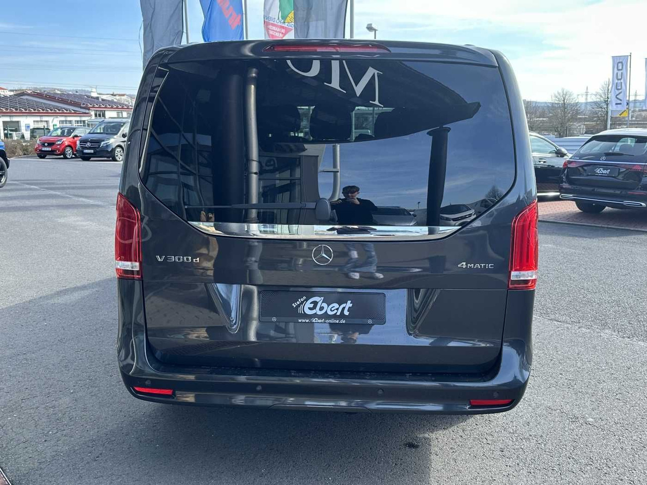 Mercedes-Benz V 300 d EDITION 4MATIC DISTRONIC AHK LED Kamera - Transport de personnes: photos 5 Mercedes-Benz V 300 d EDITION 4MATIC DISTRONIC AHK LED Kamera - Transport de personnes: photos 5