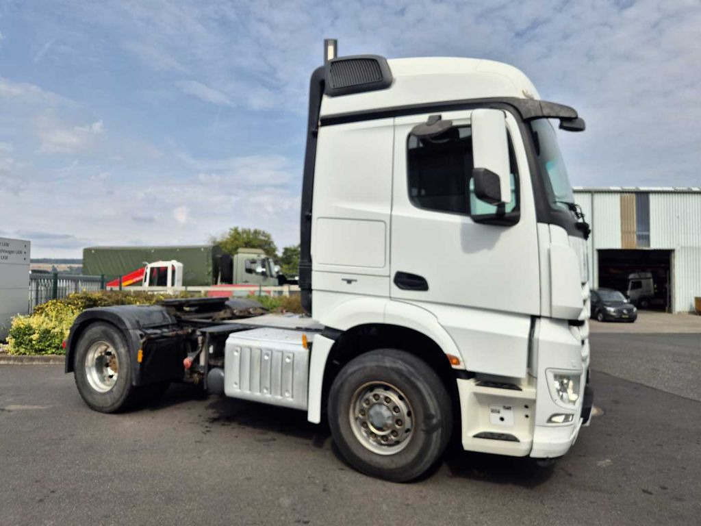 Mercedes-Benz Arocs 1845 LS 4x4 HAD Retarder Hydraulik Navi Mercedes-Benz Arocs 1845 LS 4x4 HAD Retarder Hydraulik Navi - Tracteur routier: photos 3 Mercedes-Benz Arocs 1845 LS 4x4 HAD Retarder Hydraulik Navi Mercedes-Benz Arocs 1845 LS 4x4 HAD Retarder Hydraulik Navi - Tracteur routier: photos 3