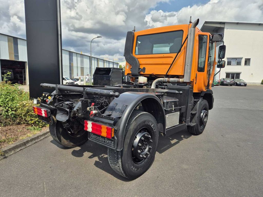 Crédit-bail de Unimog U 400 4x4 Fahrgestell Vario Pilot Zapfwelle LOF  Unimog U 400 4x4 Fahrgestell Vario Pilot Zapfwelle LOF: photos 9