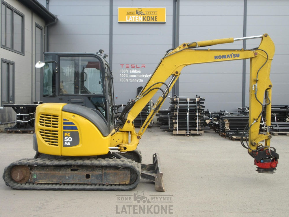 Komatsu PC50MR PETOKSELLA VIETY LÖYTÖPALKKIO STOLEN - Pelle sur chenille: photos 1 Komatsu PC50MR PETOKSELLA VIETY LÖYTÖPALKKIO STOLEN - Pelle sur chenille: photos 1
