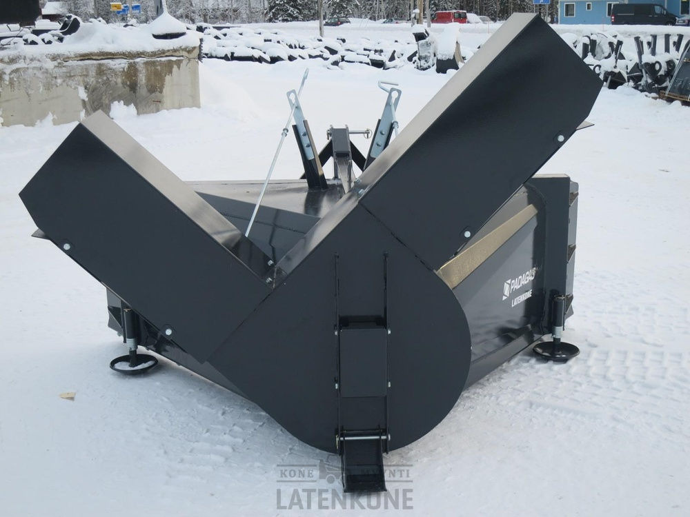 Padagas Traktorin Lumilinko SBV-2250 - Souffleuse à neige: photos 4 Padagas Traktorin Lumilinko SBV-2250 - Souffleuse à neige: photos 4