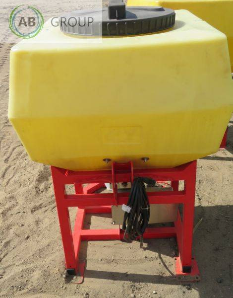 APV Salt spreader 250 l DAMAGED / ON STOCK - Epandeur de sable: photos 4 APV Salt spreader 250 l DAMAGED / ON STOCK - Epandeur de sable: photos 4