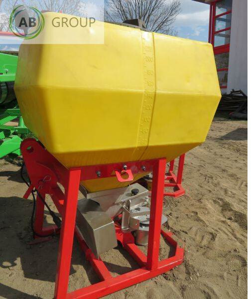 APV Siewnik poplonów 250 l USZKODZONY / DOSTĘPNY OD RĘ - Distributeur d'engrais: photos 5 APV Siewnik poplonów 250 l USZKODZONY / DOSTĘPNY OD RĘ - Distributeur d'engrais: photos 5
