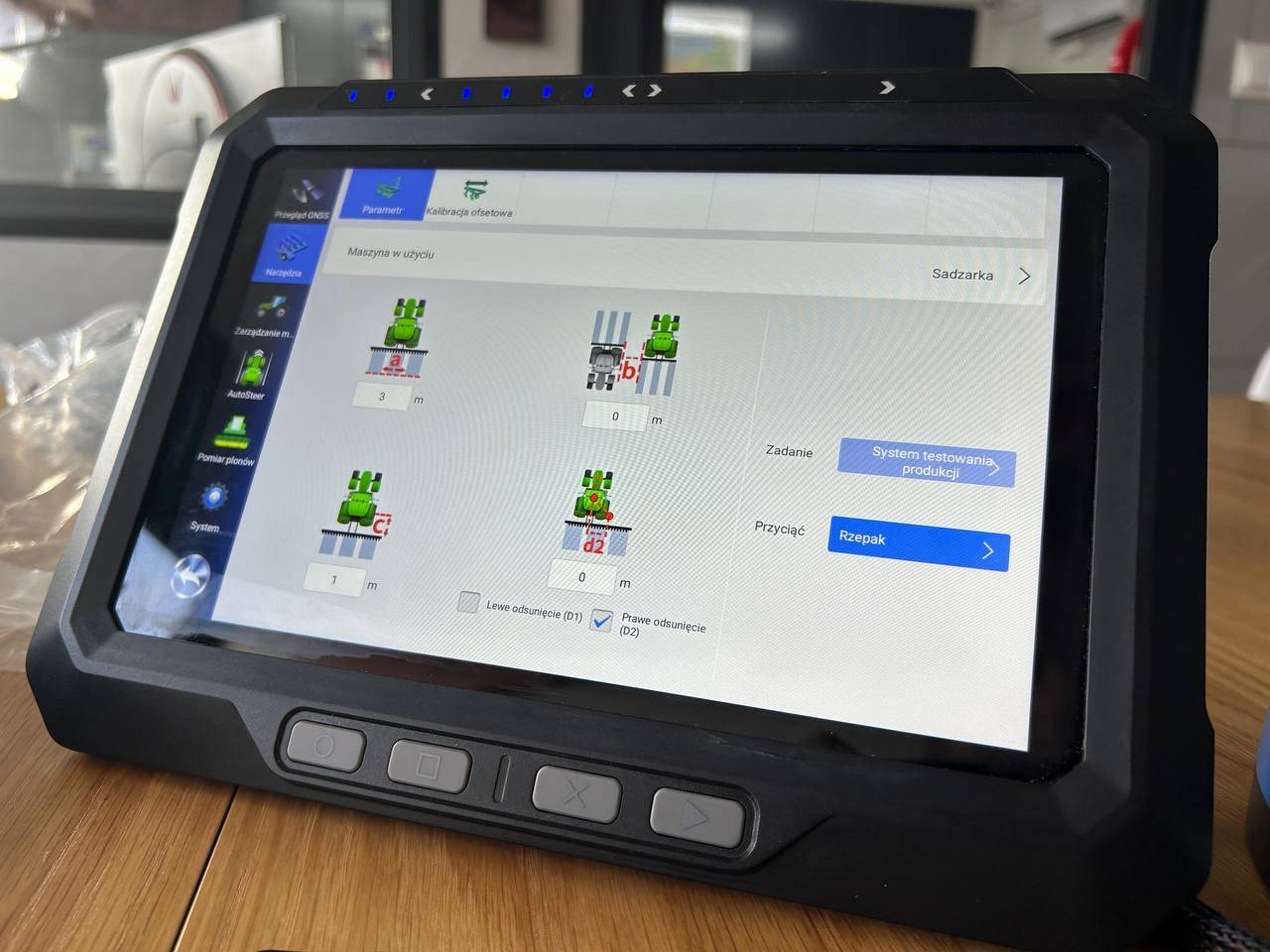 DOKEN AF305 ? Profesjonalna Nawigacja Rolnicza RTK 2,5 cm - Système de navigation pour Machine agricole: photos 4 DOKEN AF305 ? Profesjonalna Nawigacja Rolnicza RTK 2,5 cm - Système de navigation pour Machine agricole: photos 4