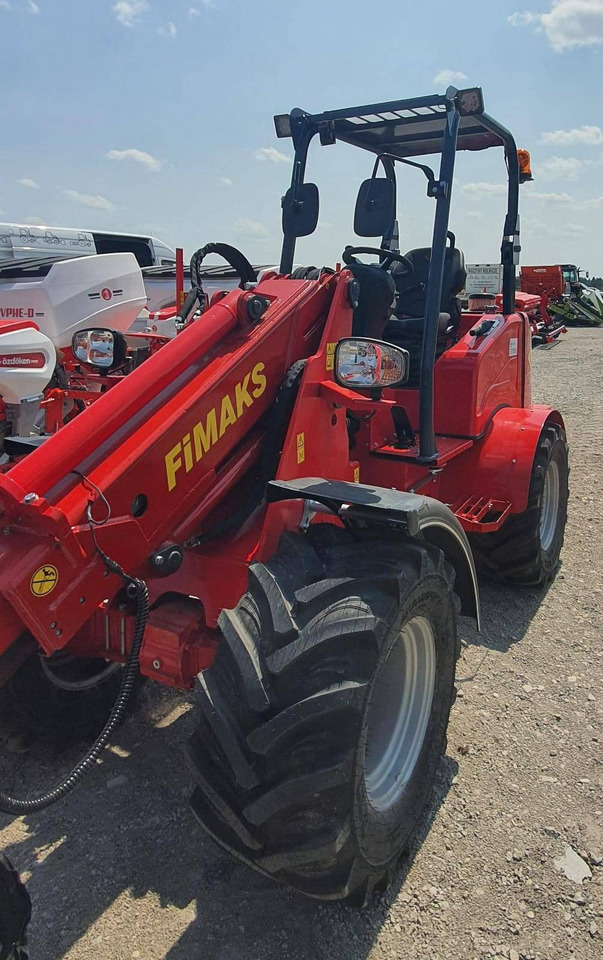 Fimaks telescopic wheel loader FMLT 50 - in stock - Valet de ferme: photos 2 Fimaks telescopic wheel loader FMLT 50 - in stock - Valet de ferme: photos 2