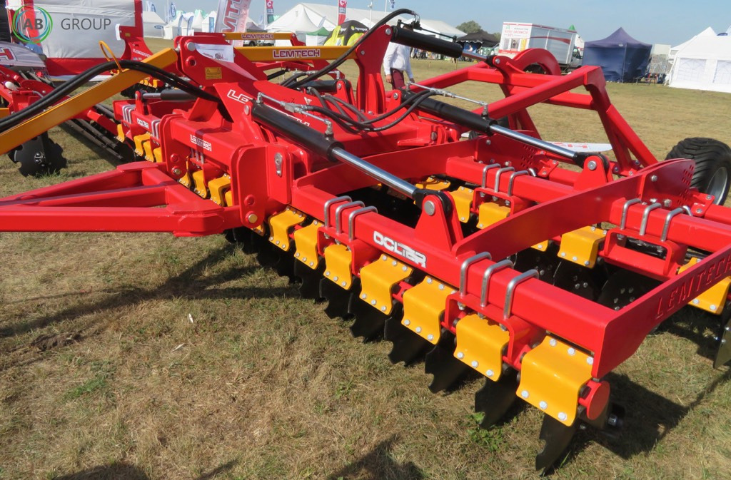 Lemtech hydraulic disc harrow with a Colter BTH45 4.5 m transport trolley - Cover crop: photos 2 Lemtech hydraulic disc harrow with a Colter BTH45 4.5 m transport trolley - Cover crop: photos 2