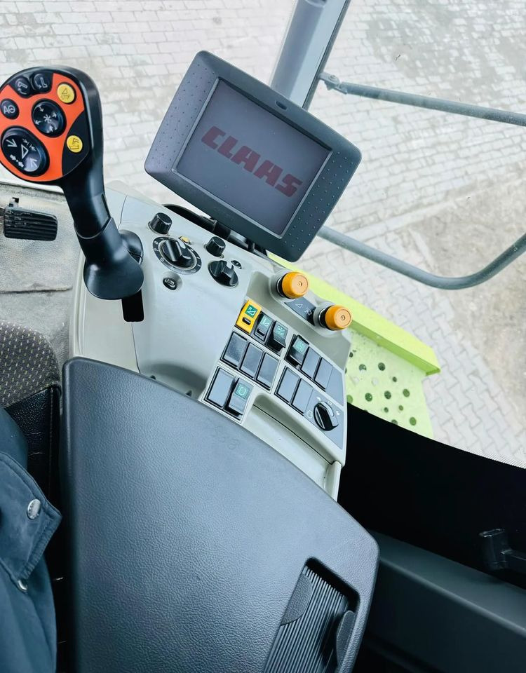 Crédit-bail de  Claas LEXION 750 APS HYBRID Claas LEXION 750 APS HYBRID: photos 10