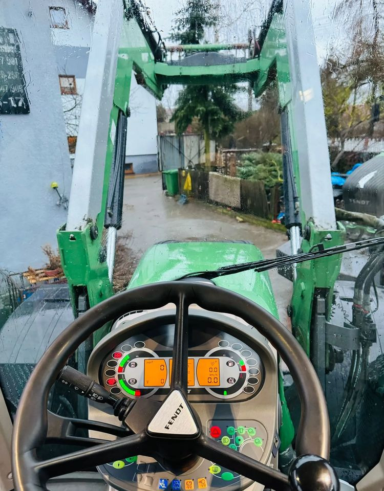Tracteur agricole Fendt 724: photos 11