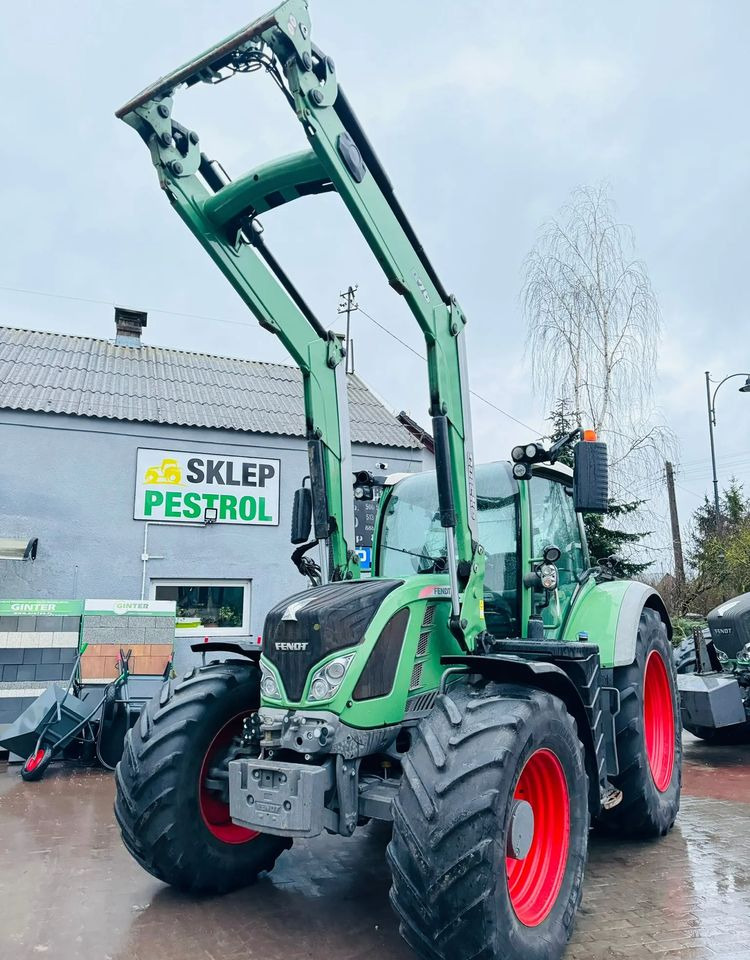 Tracteur agricole Fendt 724: photos 8