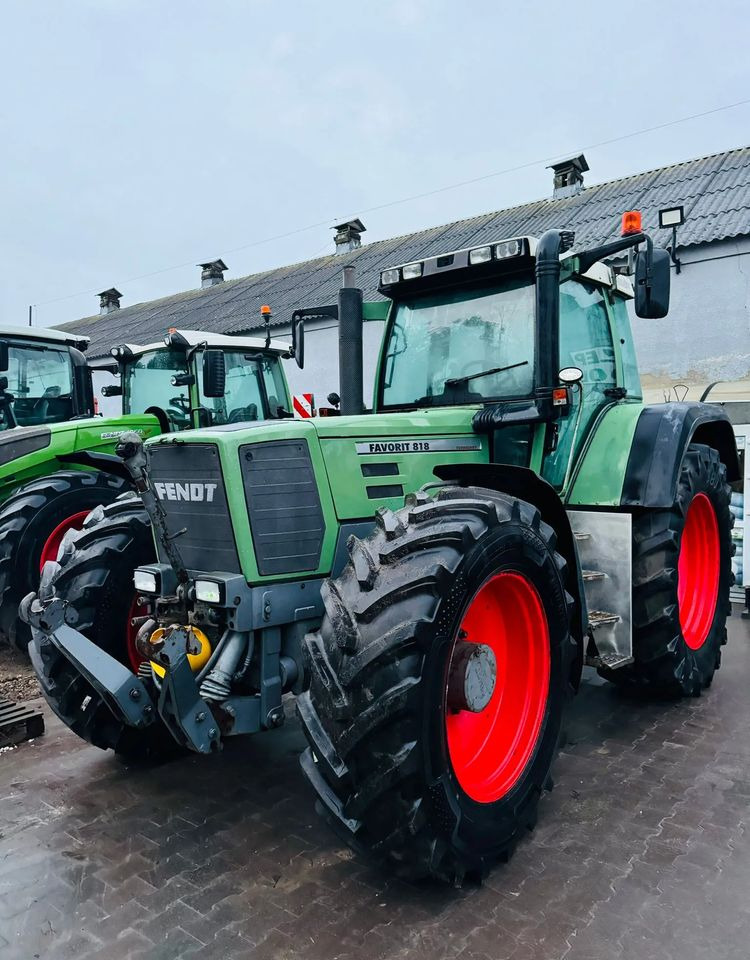 Fendt Favorit 818 - Tracteur agricole: photos 1 Fendt Favorit 818 - Tracteur agricole: photos 1
