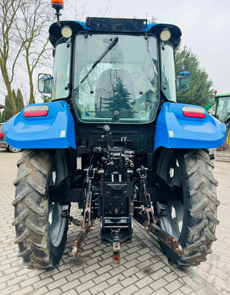 New Holland T5.115 - Tracteur agricole: photos 4 New Holland T5.115 - Tracteur agricole: photos 4
