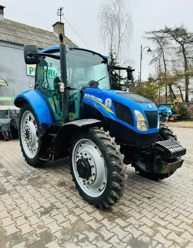 New Holland T5.115 - Tracteur agricole: photos 3 New Holland T5.115 - Tracteur agricole: photos 3