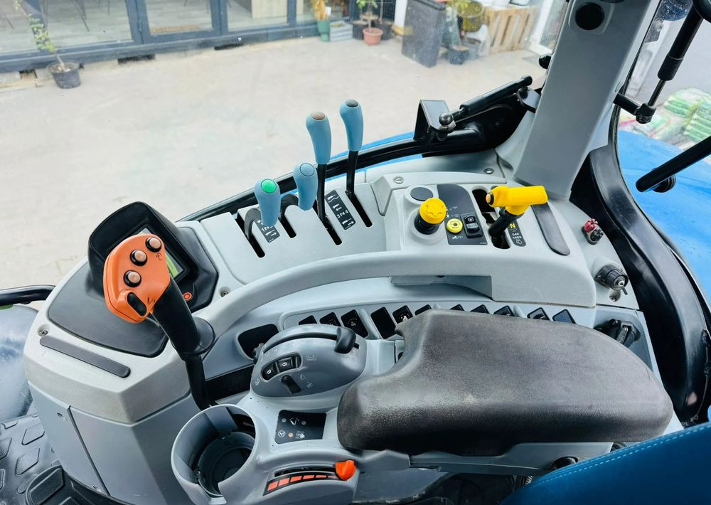 Crédit-bail de New Holland T7.190 New Holland T7.190: photos 9 Crédit-bail de New Holland T7.190 New Holland T7.190: photos 9