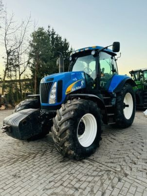 New Holland T8040 - Tracteur agricole: photos 1 New Holland T8040 - Tracteur agricole: photos 1