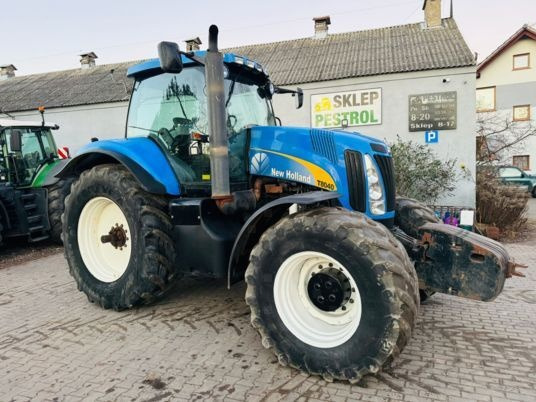 New Holland T8040 - Tracteur agricole: photos 5 New Holland T8040 - Tracteur agricole: photos 5