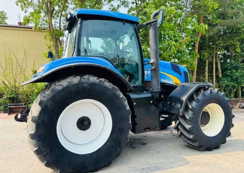 New Holland T8040 - Tracteur agricole: photos 2 New Holland T8040 - Tracteur agricole: photos 2