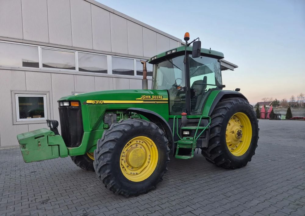 John Deere 8310 - Tracteur agricole: photos 1 John Deere 8310 - Tracteur agricole: photos 1