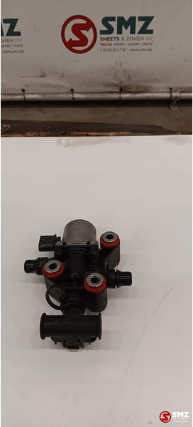 DAF Occ AdBlueverwarmngsklep DAF - Système de carburant pour Camion: photos 1 DAF Occ AdBlueverwarmngsklep DAF - Système de carburant pour Camion: photos 1