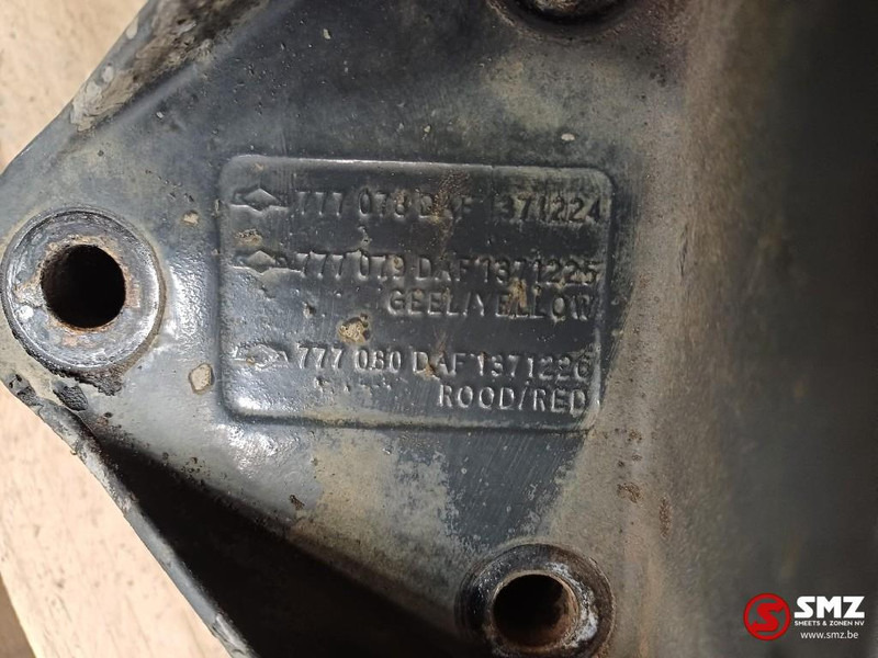 DAF Occ spatbord + spatbordsteun linksachteraan DAF - Carrosserie et extérieur pour Camion: photos 5 DAF Occ spatbord + spatbordsteun linksachteraan DAF - Carrosserie et extérieur pour Camion: photos 5