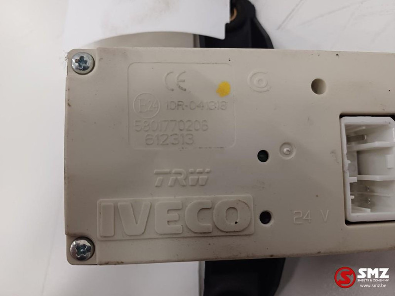 Iveco Occ ECU centrale vergrendeling Iveco - Bloc de gestion pour Camion: photos 3 Iveco Occ ECU centrale vergrendeling Iveco - Bloc de gestion pour Camion: photos 3