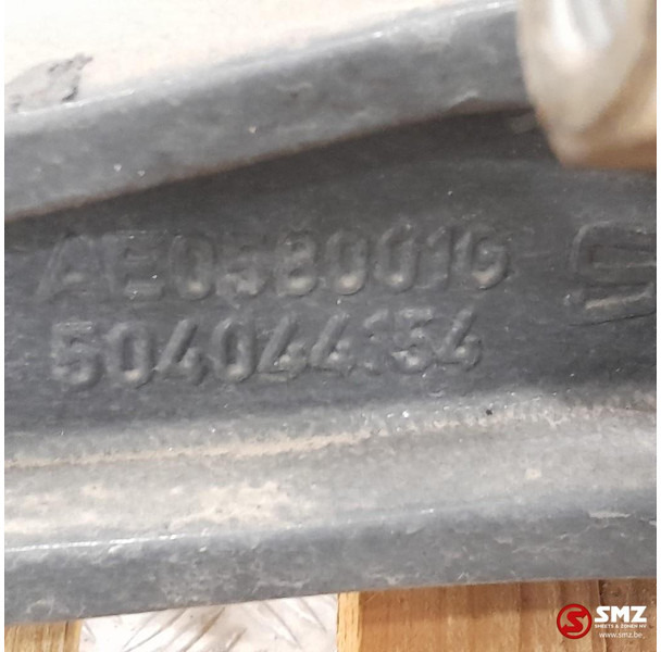 Iveco Occ set bladveersteunen L/R aandrijfas Iveco - Frame/ Châssis pour Camion: photos 5 Iveco Occ set bladveersteunen L/R aandrijfas Iveco - Frame/ Châssis pour Camion: photos 5