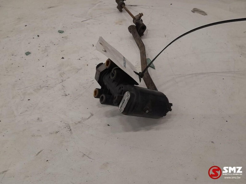 MAN Occ ECAS hoogtesensor luchtvering MAN F2000 441050 - Bloc de gestion pour Camion: photos 2 MAN Occ ECAS hoogtesensor luchtvering MAN F2000 441050 - Bloc de gestion pour Camion: photos 2