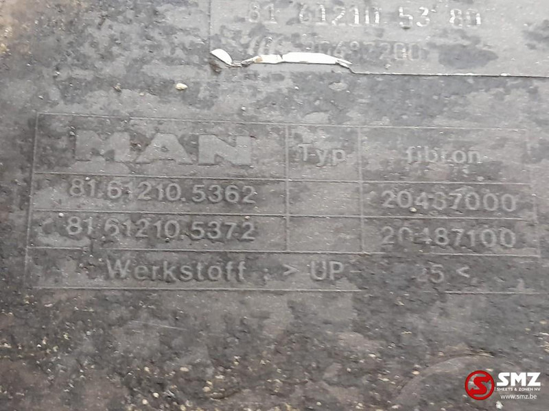 MAN Occ cabinespatbord rechts MAN - Carrosserie et extérieur pour Camion: photos 4 MAN Occ cabinespatbord rechts MAN - Carrosserie et extérieur pour Camion: photos 4