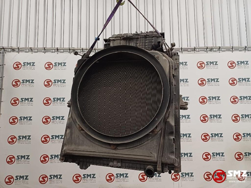 MAN Occ radiator + expansievat MAN - Radiateur pour Camion: photos 1 MAN Occ radiator + expansievat MAN - Radiateur pour Camion: photos 1