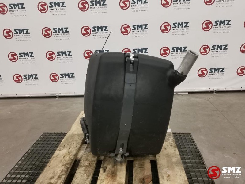 Mercedes-Benz Occ AdBlue tank 95L met pomp - AdBlue réservoir pour Camion: photos 3 Mercedes-Benz Occ AdBlue tank 95L met pomp - AdBlue réservoir pour Camion: photos 3