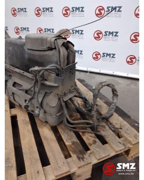 Mercedes-Benz Occ AdBlue tank Mercedes Atego 1218 A9704700815 - Système de carburant pour Camion: photos 3 Mercedes-Benz Occ AdBlue tank Mercedes Atego 1218 A9704700815 - Système de carburant pour Camion: photos 3